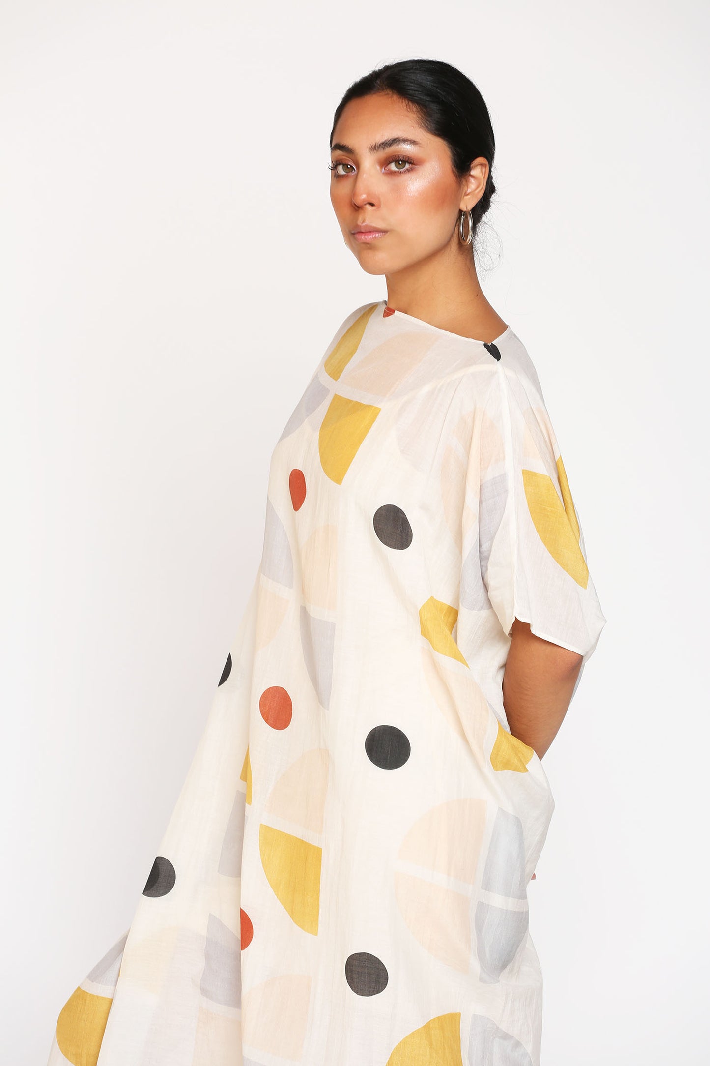 Synaethesia Kaftan White